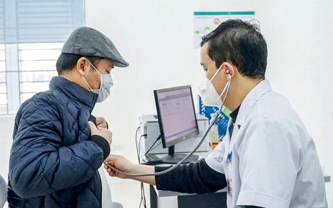 Hơn 20.000 bệnh nhân ung thư 'vượt tuyến' ngày đầu ap dụng quy định mới