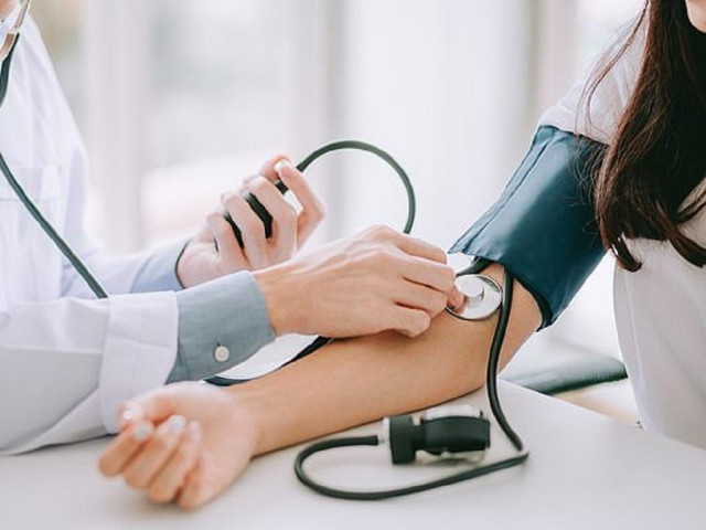 Những thói quen vô hình có thể làm tăng mức huyết áp ở tuổi 30