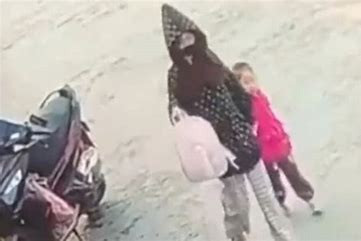 Bé gái 3 tuổi bị người lạ dẫn khỏi trường mầm non đã được tìm thấy