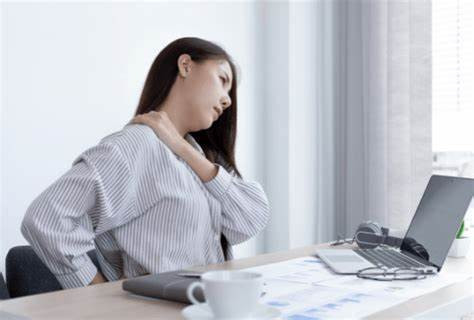 5 bài tập giảm đau mỏi cổ cho "dân văn phòng"