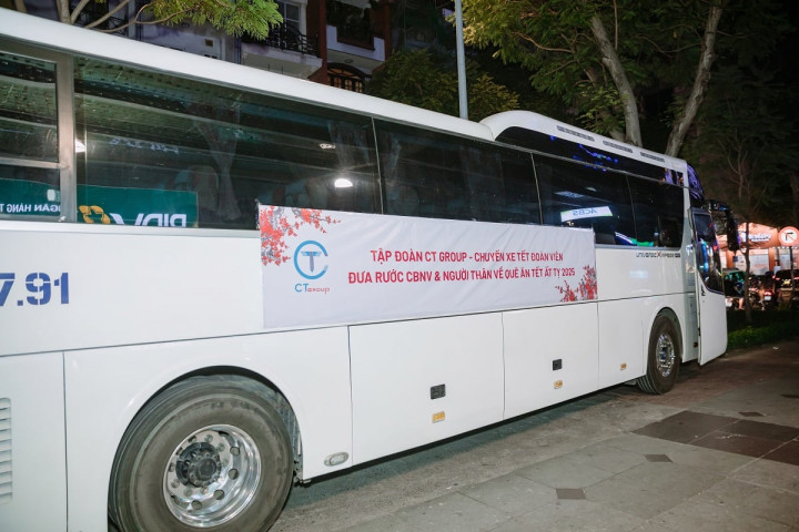 Chuyến xe đoàn viên mang yêu thương về quê của một tập đoàn ở TP.HCM