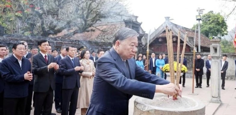 Tổng Bí thư Tô Lâm dâng hương tại Khu Di tích Quốc gia đặc biệt Cố đô Hoa Lư