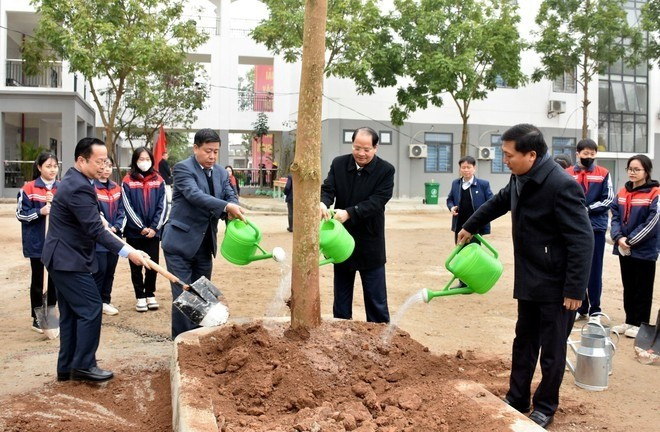Trường học hưởng ứng Tết trồng cây thiết thực, hiệu quả, tránh lãng phí