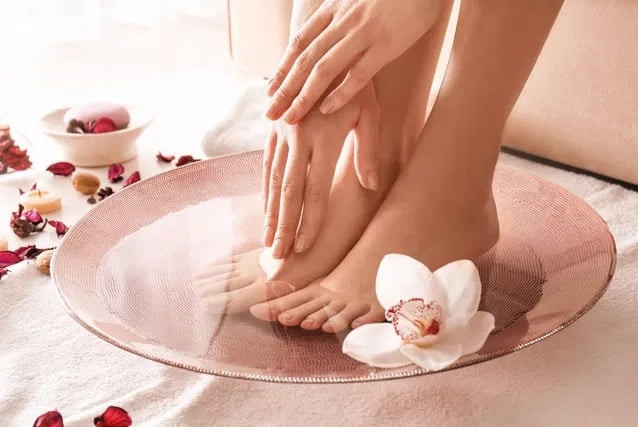 7 cách tự nhiên giúp giảm đau chân