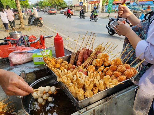 Đảm bảo an toàn thực phẩm và những quy định về mức vi phạm trong kinh doanh thức ăn đường phố và dịch vụ ăn uống vi phạm