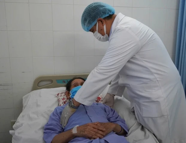 BVĐK TƯ Cần Thơ thay khớp háng thành công cho cụ ông 104 tuổi