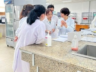 Đồng Tháp: Tập huấn kỹ thuật của nghiên cứu 60HN về quản lý sử dụng kháng sinh