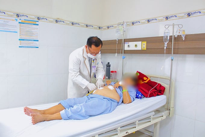 Bà cụ 77 tuổi thủng dạ dày vì vô tình nuốt mảnh xương cá