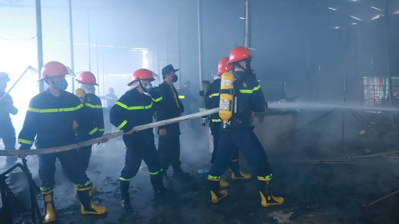 Tuyên Quang: Xảy ra vụ cháy chợ Trung Môn, may mắn đám cháy được khống chế kịp thời