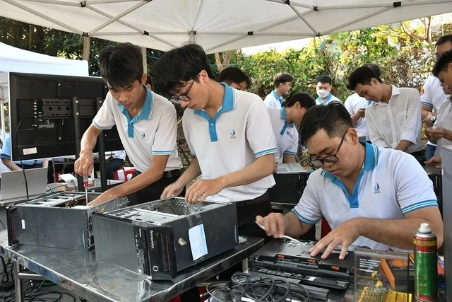 Khởi động Tháng Thanh niên: Triển khai mạnh mẽ phong trào "Bình dân học vụ số"