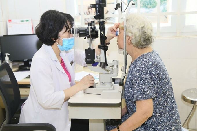 Tầm soát sớm bệnh lý võng mạc đái tháo đường đề phòng biến chứng