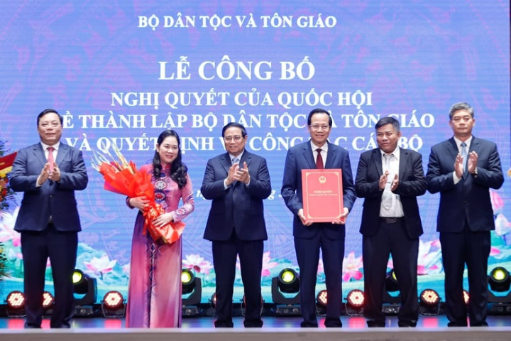 Lễ công bố Nghị quyết của Quốc hội về việc thành lập Bộ Dân tộc và Tôn giáo