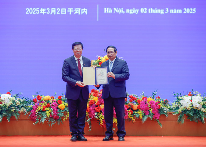 Thủ tướng Phạm Minh Chính nhận danh hiệu Giáo sư danh dự Đại học Thanh Hoa