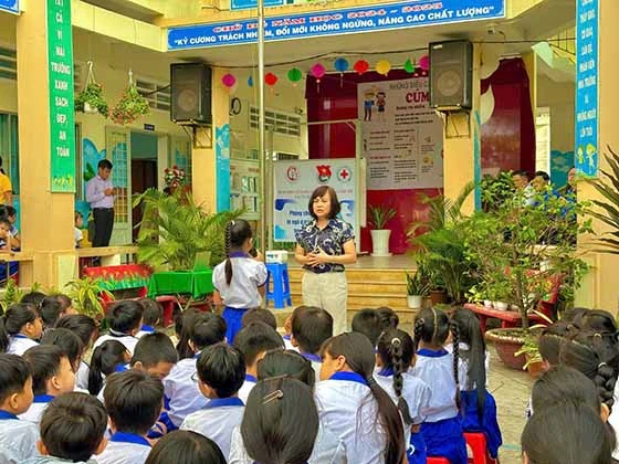 Cần Thơ: Truyền thông phòng chống tai nạn ngã và bệnh cúm mùa cho học sinh