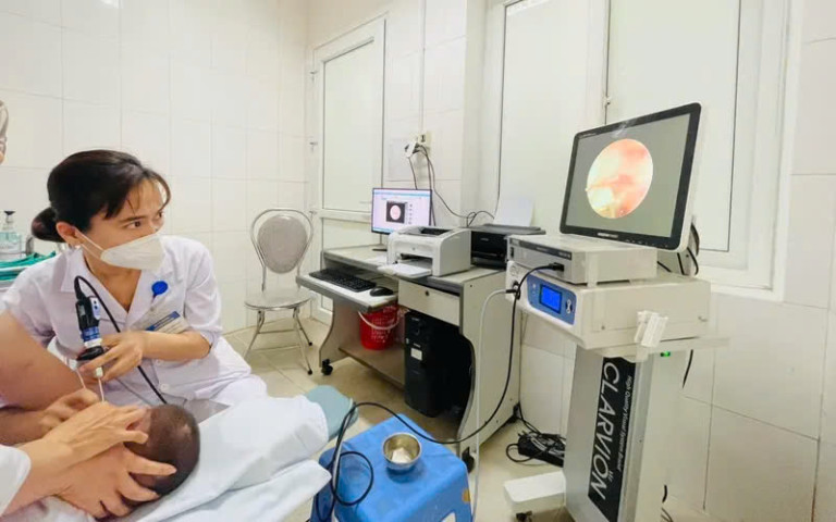 Cao Bằng: Gắp hạt đậu tương trong tai bé trai 3 tuổi