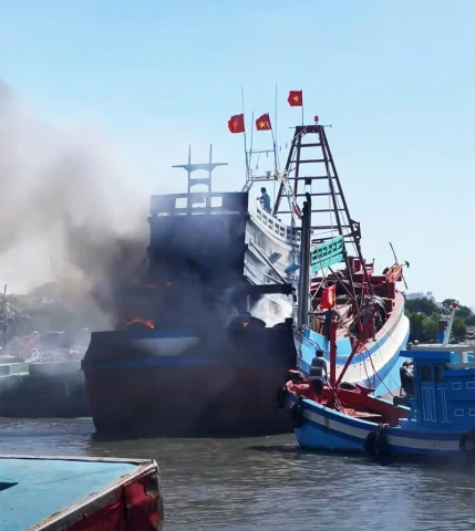 Bà Rịa - Vũng Tàu: Xảy ra vụ cháy tàu cá tại TP. Vũng Tàu