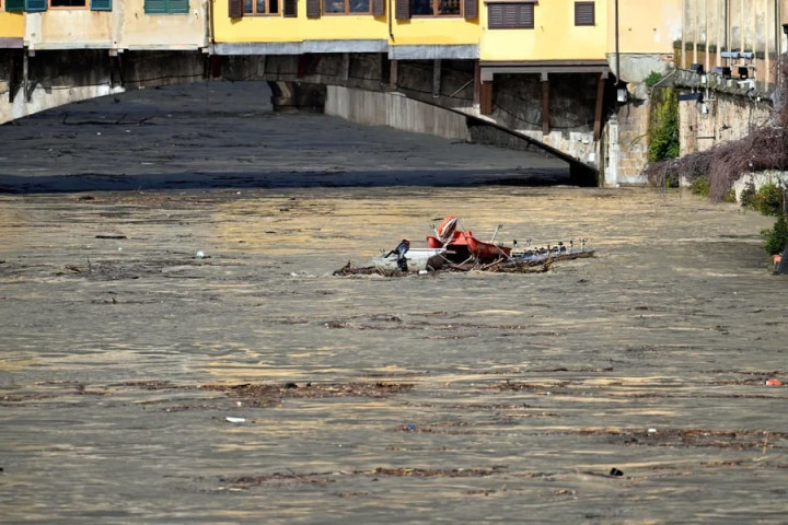 Italy: Nhiều vùng báo động đỏ vì nước lũ lớn