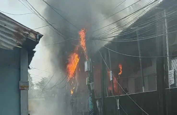 TP. Hồ Chí Minh: Xảy ra vụ cháy nhà trọ khiến ít nhất 1 người bị thương