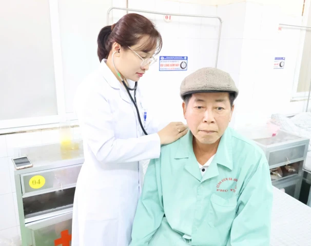 Phú Thọ: Lạm dụng uống nước lá cây, nhiều người nhập viện vì men gan tăng cao