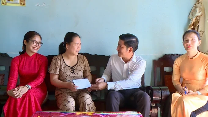 Bà Rịa – Vũng Tàu: Lãnh đạo TP. Bà Rịa thăm, tặng quà hoàn cảnh khó khăn