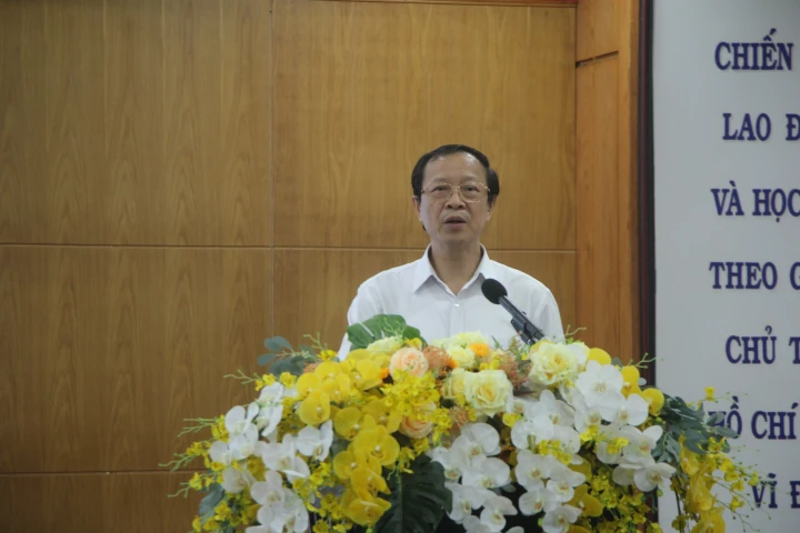 Thứ trưởng Bộ GD-ĐT Phạm Ngọc Thưởng: 'Không khoan nhượng với dạy thêm học thêm sai phép'