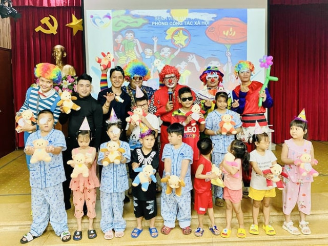 Những người lặng thầm gieo hy vọng trong bệnh viện