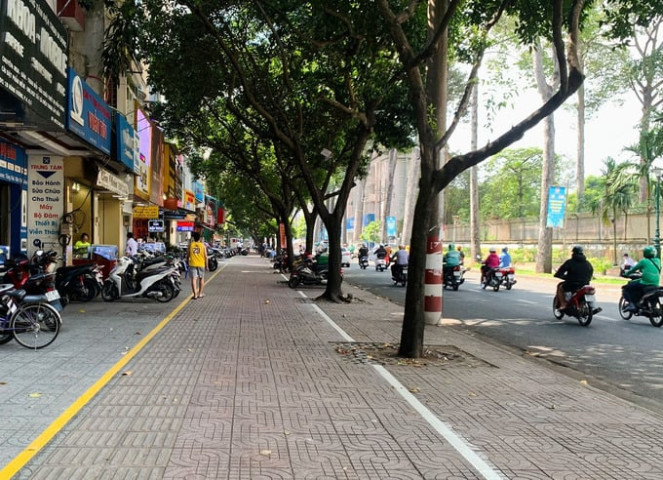 TP. HCM: Triển khai hiệu quả công tác quản lý, sử dụng tạm thời một phần lòng đường, vỉa hè