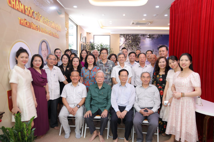 Chăm sóc sức khỏe chủ động, thích ứng ô nhiễm môi trường