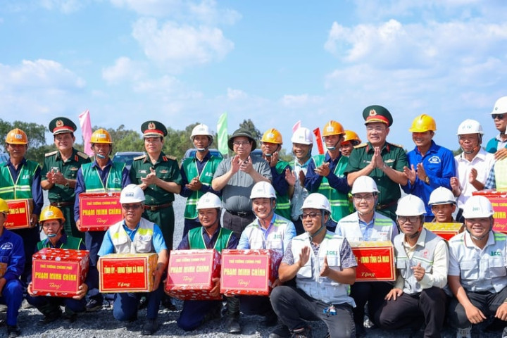 Thủ tướng Chính phủ lần thứ 8 tới dự án Cần Thơ – Cà Mau, chỉ đạo thông tuyến cao tốc Bắc - Nam tới cảng Hòn Khoai