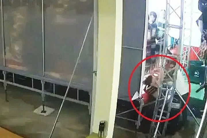 Quảng Ngãi: Nam sinh lớp 9 tử vong do điện giật khi diễn văn nghệ