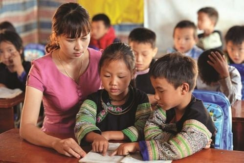 Bộ GD&amp;ĐT chịu toàn bộ chi phí chuyển giao sách tiếng dân tộc thiểu số về địa phương