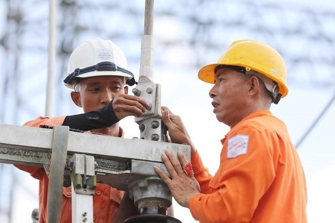 EVN tăng giá điện thêm 4,8% từ ngày mai