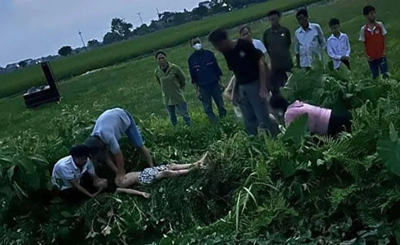 Hà Nội: Ba học sinh bị điện giật trong lúc thả diều ở Thường Tín
