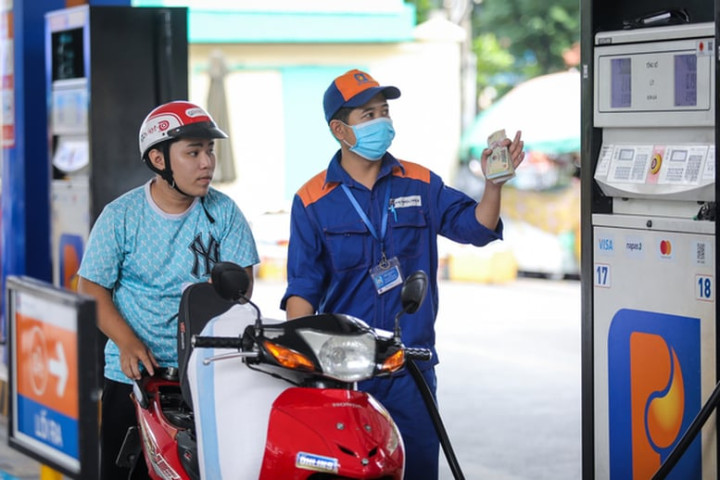 Giá xăng, dầu đồng loạt tăng