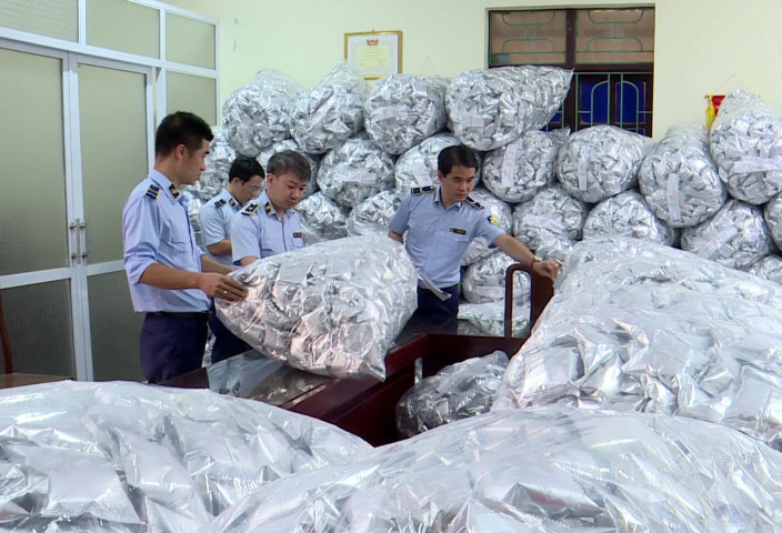 Bắc Ninh: Phát hiện kho chứa 40.000 gói rong biển trôi nổi chuẩn bị tuồn ra thị trường