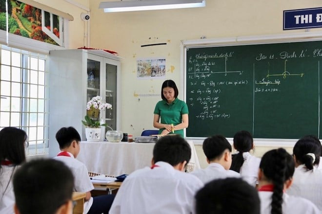 Bộ GDĐT dự kiến trả lương dạy thêm cho giáo viên không quá 150 giờ/năm