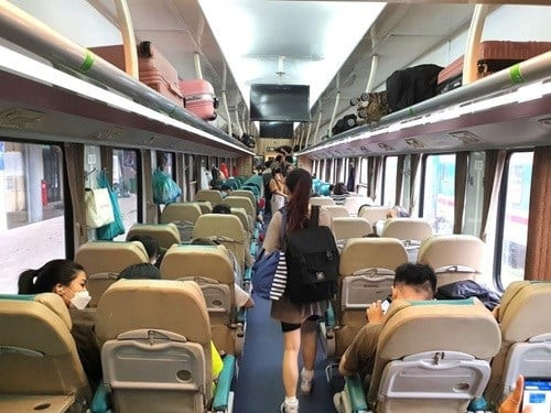Giảm 10% giá vé tàu cho học sinh đi thi, nhập học