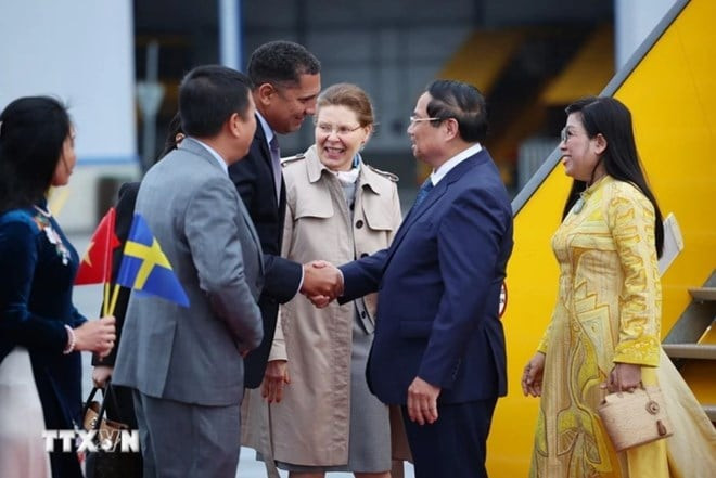 Thủ tướng Phạm Minh Chính tới Stockholm, bắt đầu thăm chính thức Thụy Điển