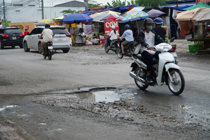 TP. Thủ Đức trả lời về nguyên nhân đường Lò Lu liên tục xuống cấp