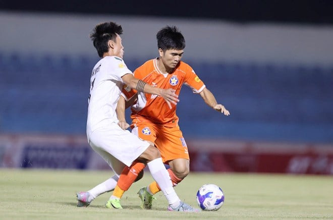 5 câu lạc bộ đua trụ hạng V.League 2024-2025