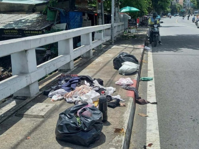 Bé gái sơ sinh bị bỏ xuống rạch ở TP. HCM, may mắn được cứu
