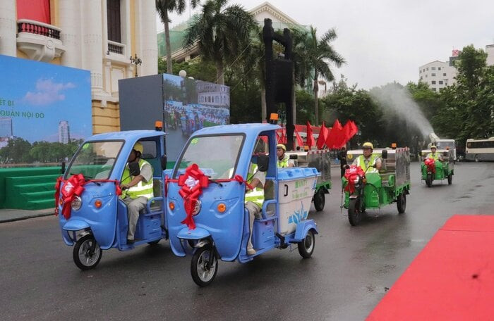 Hà Nội vận hành 100 thiết bị môi trường hiện đại, tuyên bố xử lý nghiêm hành vi đốt rơm rạ