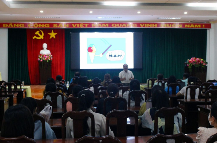Tập huấn kỹ năng làm cha mẹ cho phát triển toàn diện trẻ thơ
