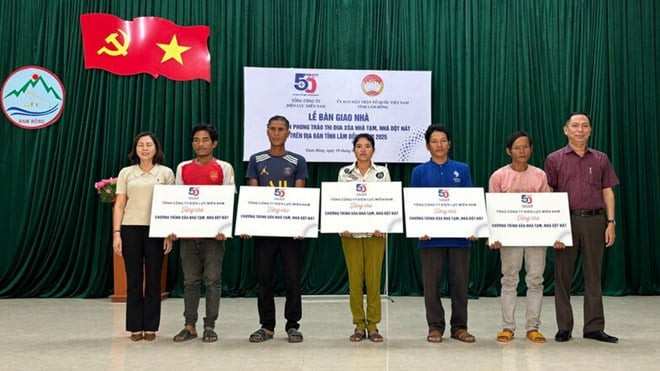 Công đoàn chung sức xóa 15 nhà tạm, nhà dột nát ở Lâm Đồng