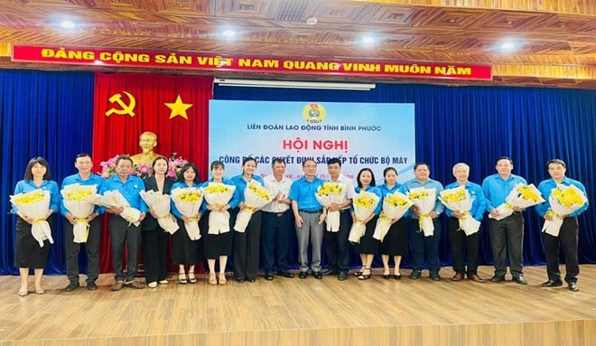 Tỉnh Bình Phước công bố và trao các quyết định về tổ chức bộ máy và công tác cán bộ