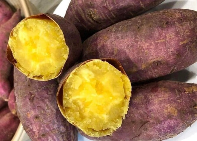 Người suy thận nên chú ý gì khi uống nước dừa