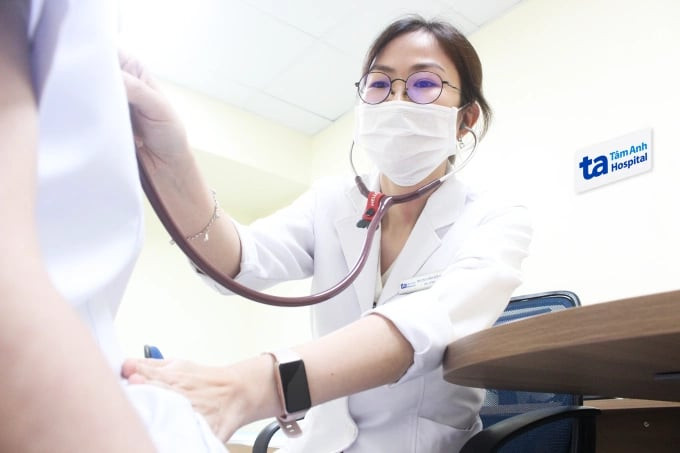 Hai chị em cùng dậy thì sớm