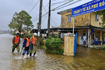 Huế: Sẵn sàng thu dung người bệnh và điều trị trong đợt mưa bão số 12
