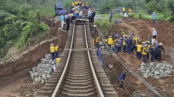 Khôi phục lưu thông toàn tuyến đường sắt Bắc - Nam