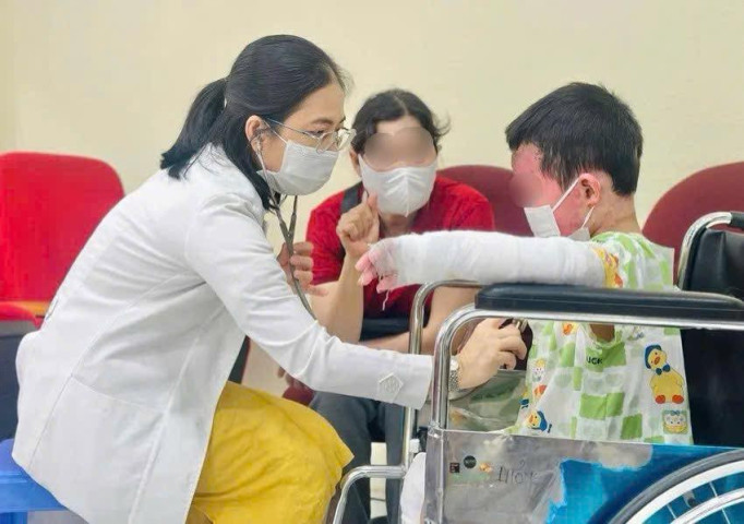Hành trình phục hồi thần kỳ của bé trai 5 tuổi bị bỏng nặng 65% trong vụ hỏa hoạn